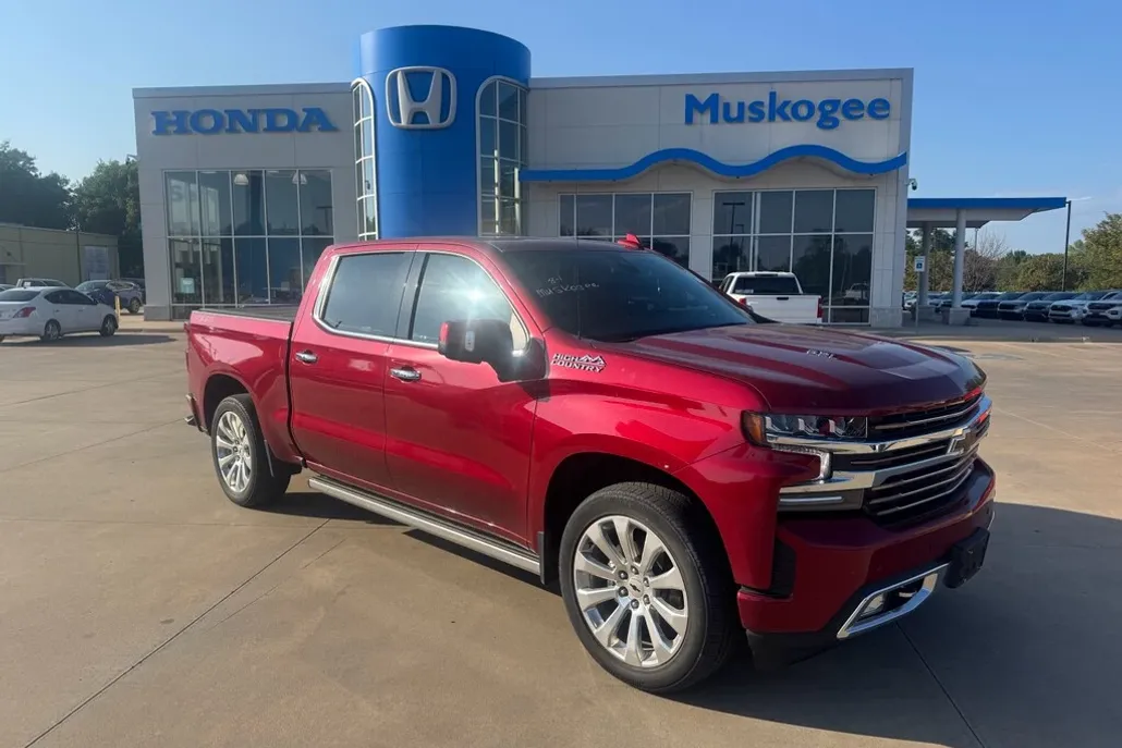2022 Chevrolet Silverado High Country photo 1