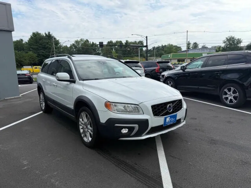 2016 Volvo XC70 Premier photo 1