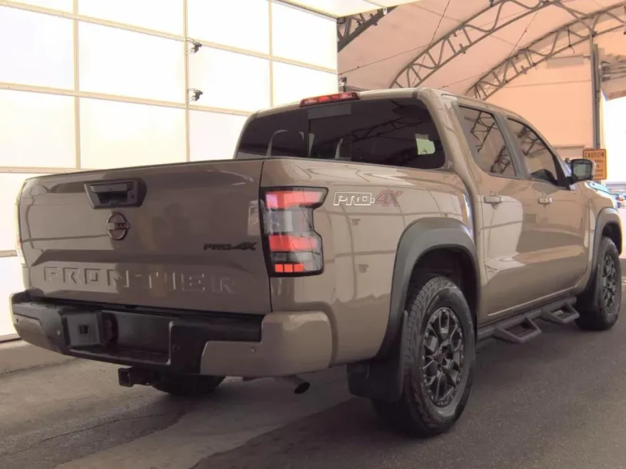 2023 Nissan Frontier PRO-4X photo 1