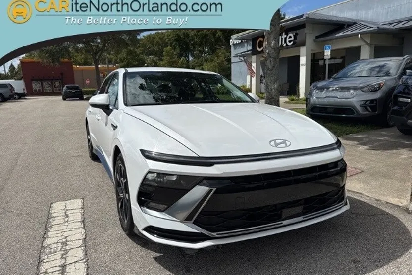 2024 Hyundai Sonata SEL photo 1