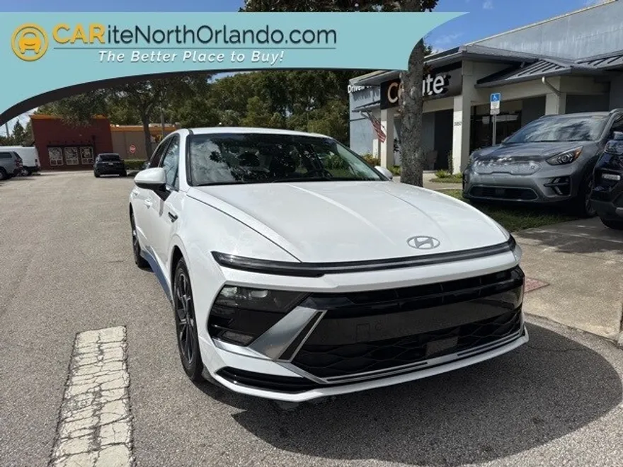 2024 Hyundai Sonata SEL photo 1