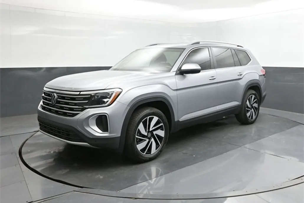 2025 Volkswagen Atlas SEL photo 1