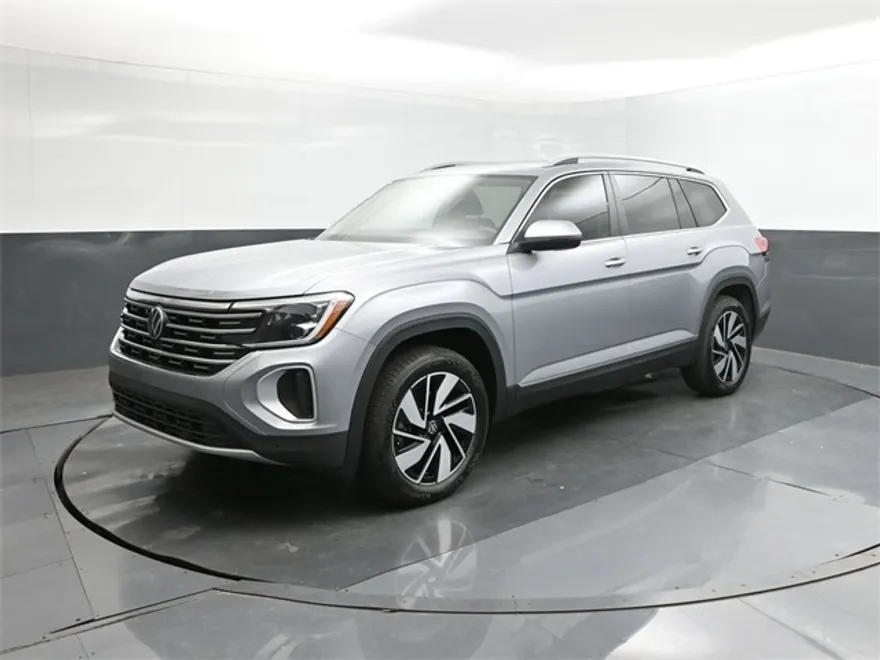 2025 Volkswagen Atlas SEL photo 1