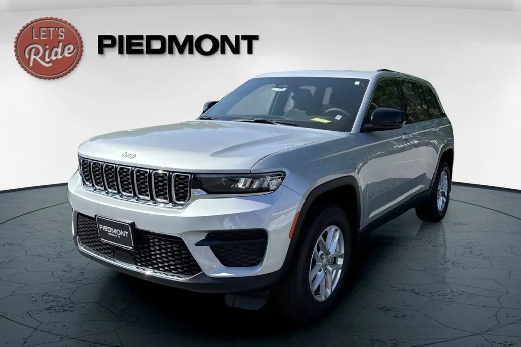 2025 Jeep Grand Cherokee Laredo Altitude photo 1