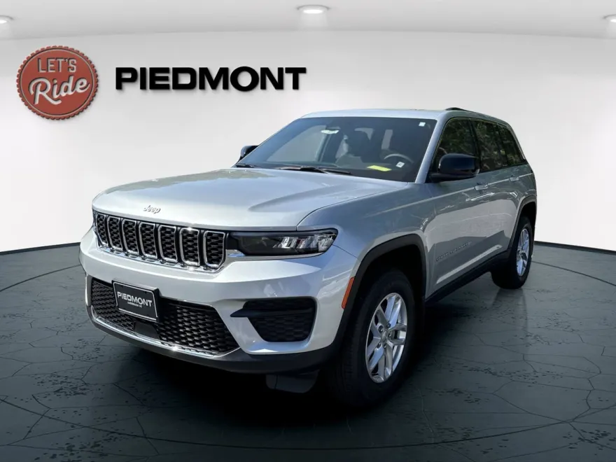 2025 Jeep Grand Cherokee Laredo Altitude photo 1