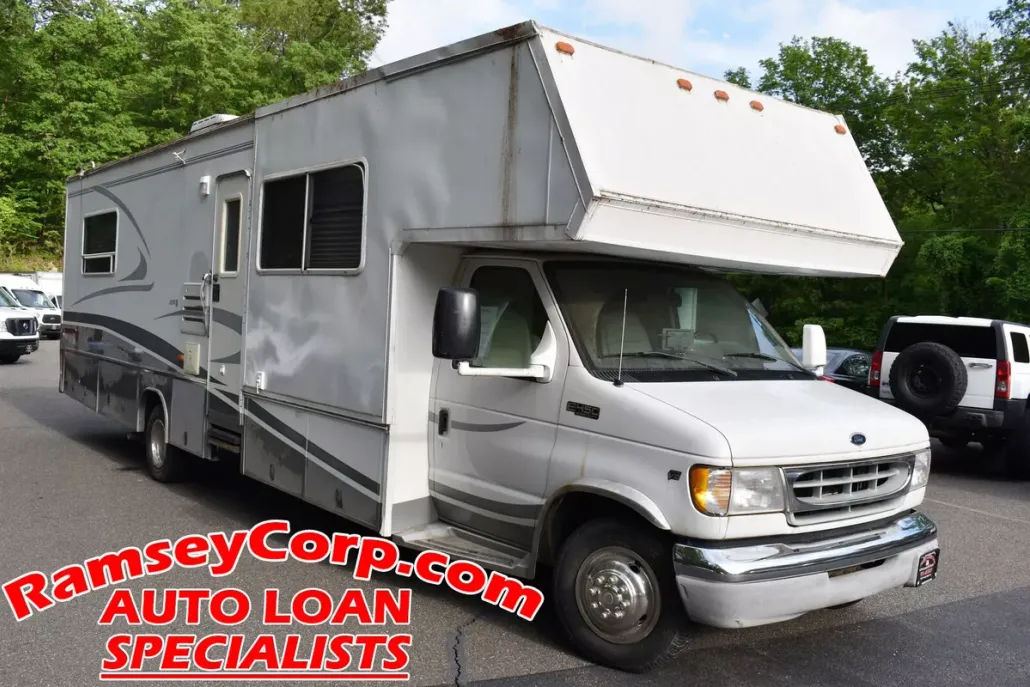 2002 Ford E-450 Cutaway photo 1