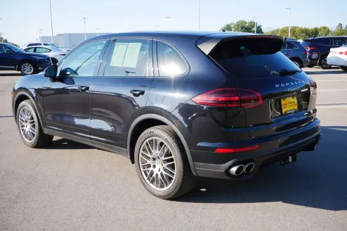 2016 Porsche Cayenne S photo 3