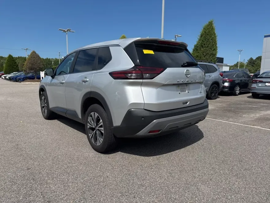 2023 Nissan Rogue SV photo 1