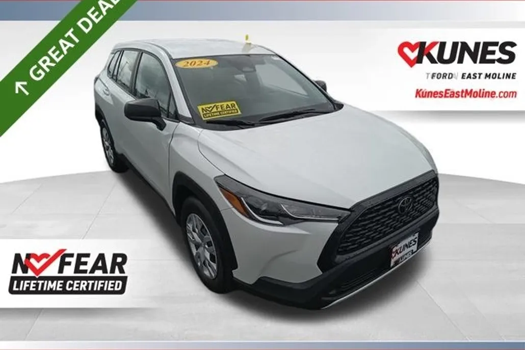 2024 Toyota Corolla Cross L photo 1