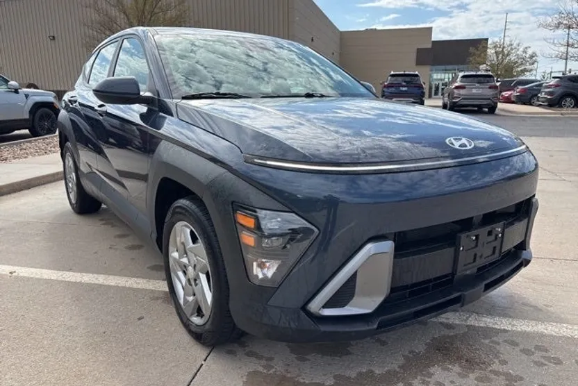 2024 Hyundai Kona SE photo 1