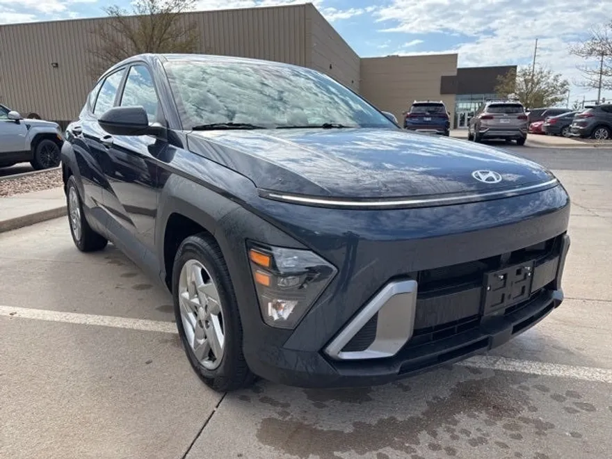 2024 Hyundai Kona SE photo 1