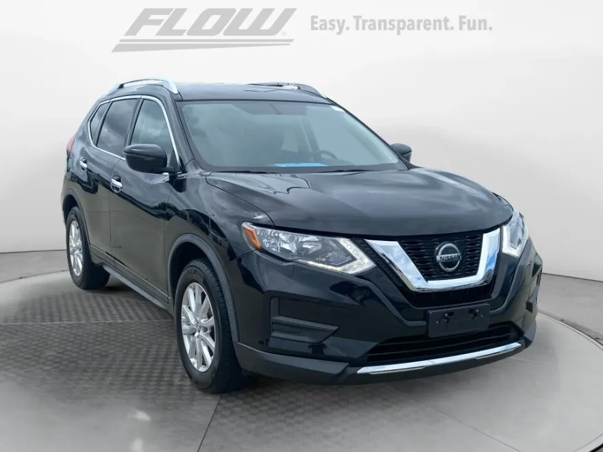 2018 Nissan Rogue SV photo 1