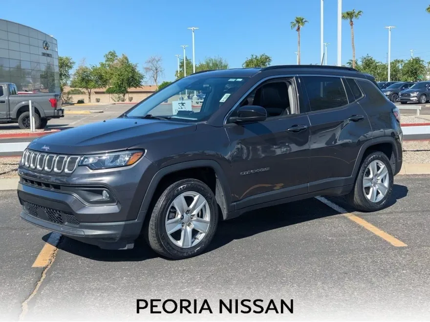 2022 Jeep Compass Latitude photo 1