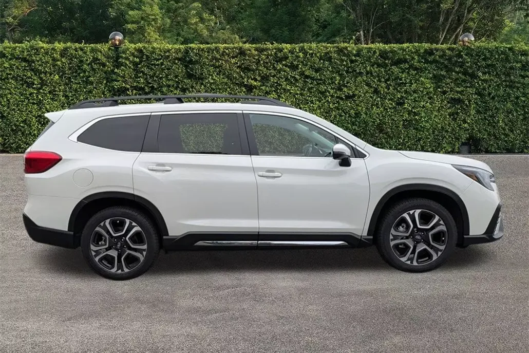 2023 Subaru Ascent Limited photo 1