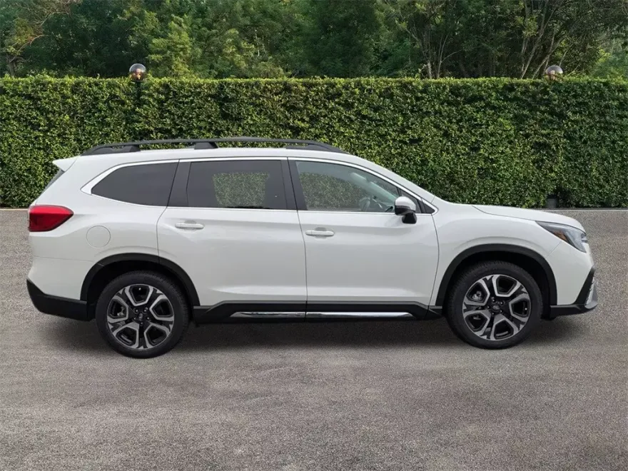 2023 Subaru Ascent Limited photo 1
