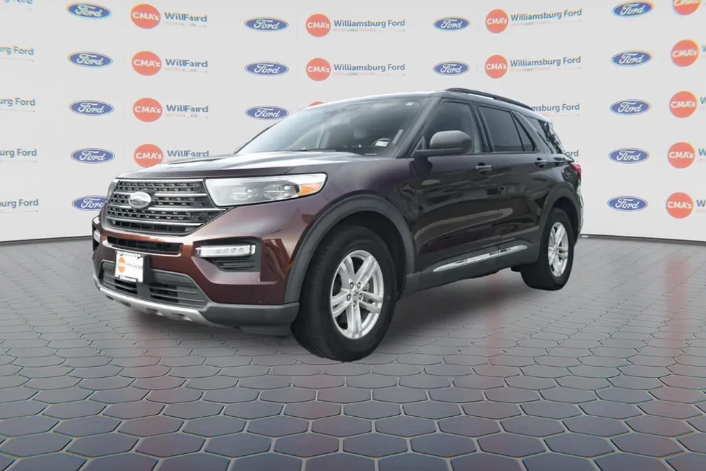 2020 Ford Explorer XLT photo 1