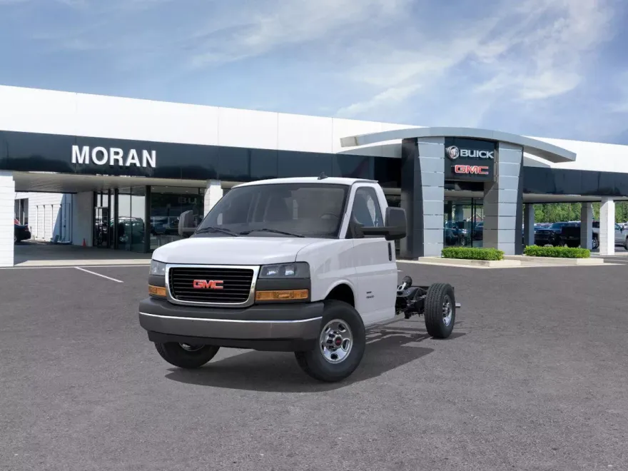 2025 Gmc Savana Cutaway 3500 photo 1