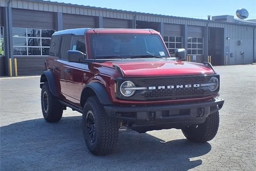 2025 Ford Bronco Badlands photo 1