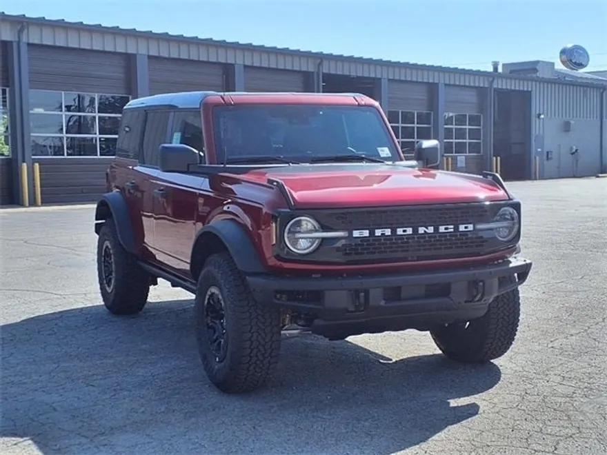 2025 Ford Bronco Badlands photo 1