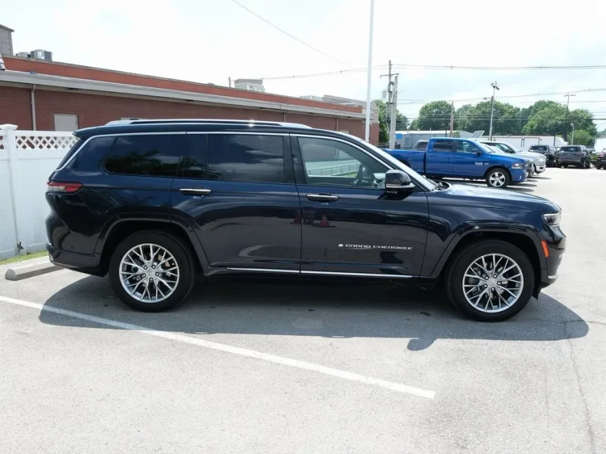 2024 Jeep Grand Cherokee L Summit photo 1