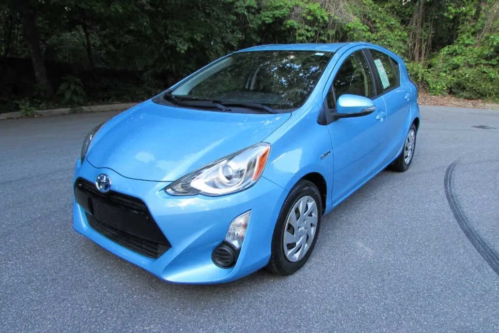 2015 Toyota Prius C Two photo 1