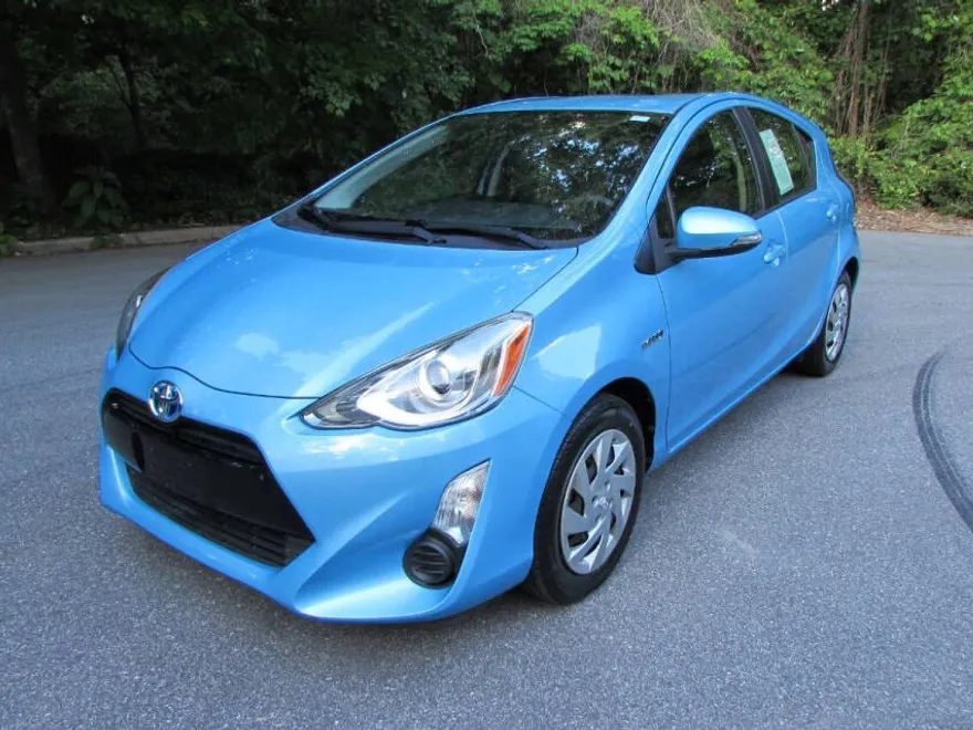 2015 Toyota Prius C Two photo 1