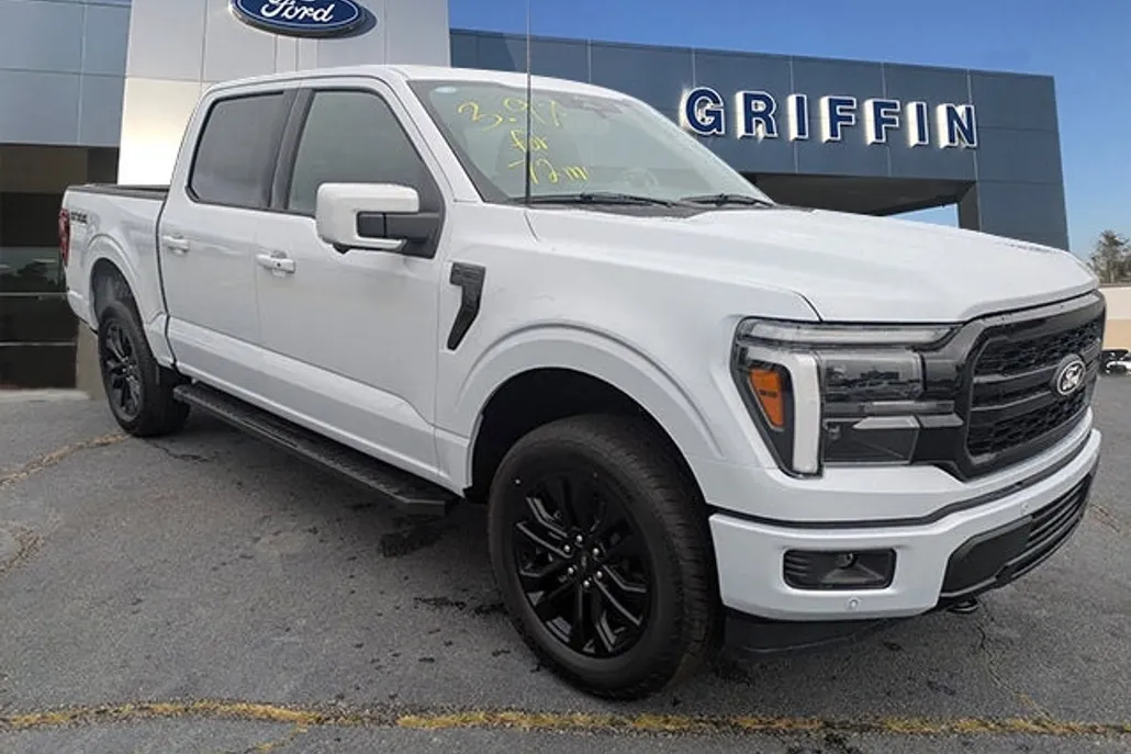 2025 Ford F-150 Lariat photo 1