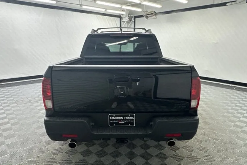 2023 Honda Ridgeline Sport photo 1