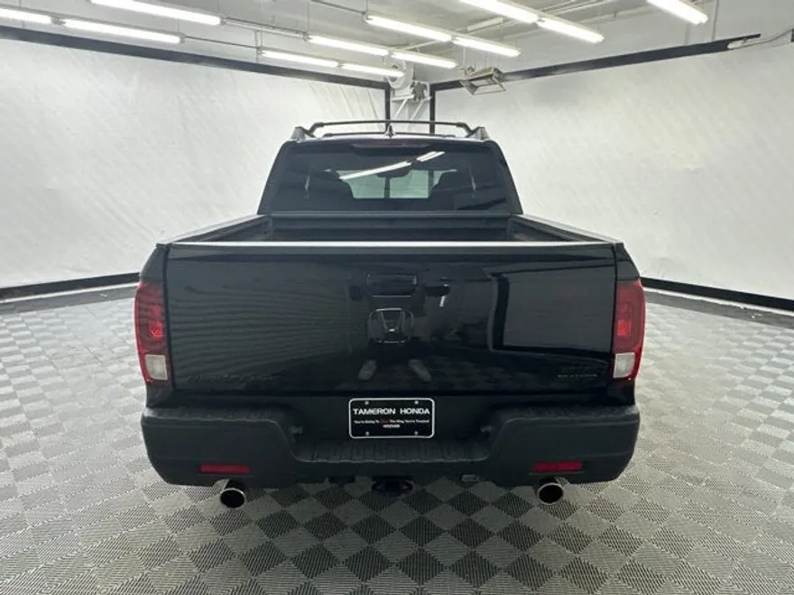2023 Honda Ridgeline Sport photo 1