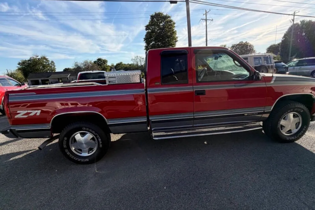 1996 Chevrolet Silverado photo 1