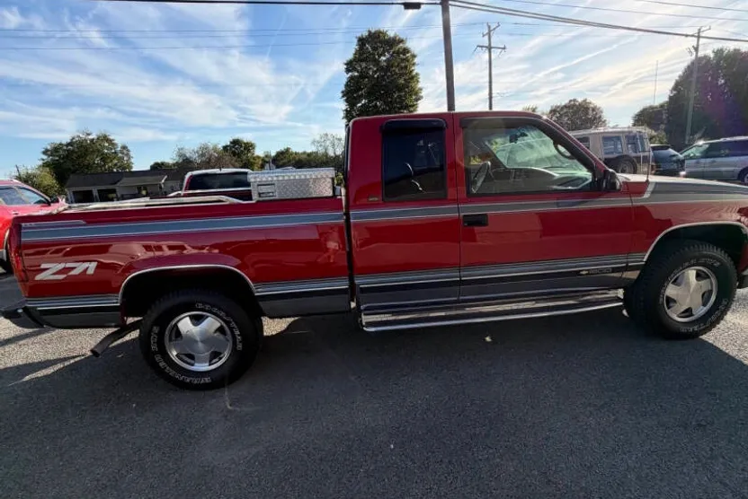 1996 Chevrolet Silverado photo 1