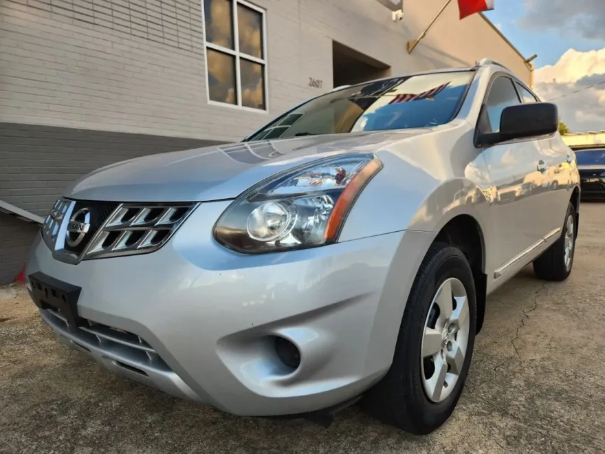 2014 Nissan Rogue Select photo 1