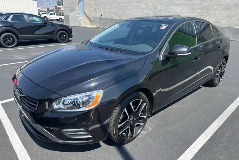 2018 Volvo S60 Dynamic photo 1