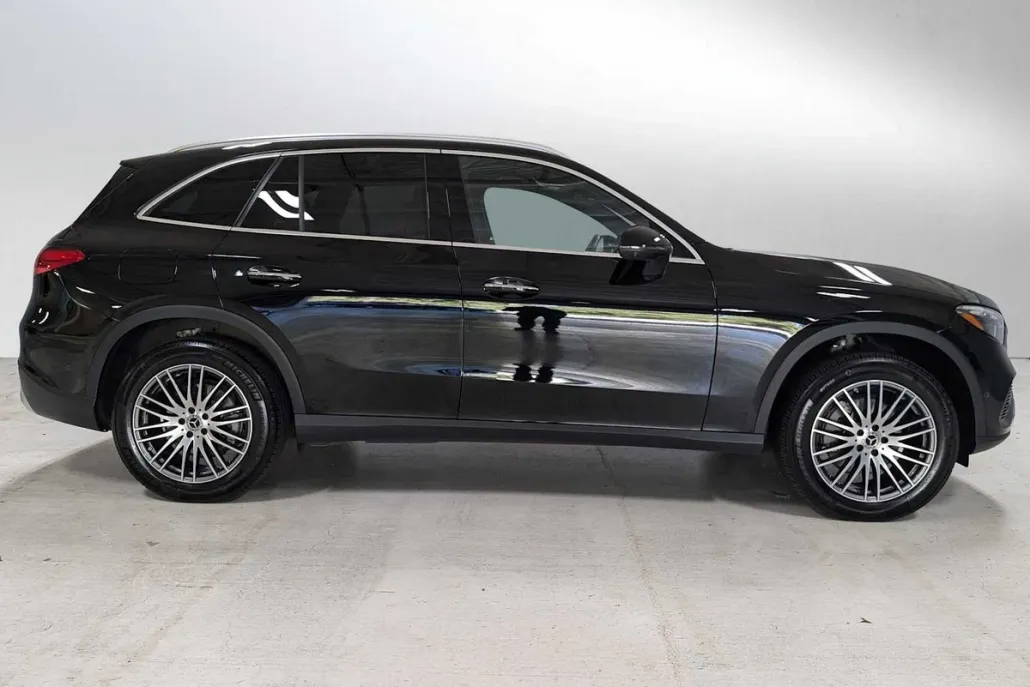 2023 Mercedes Benz GLC 300 4MATIC photo 1