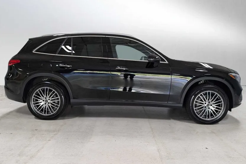 2023 Mercedes Benz GLC 300 4MATIC photo 1