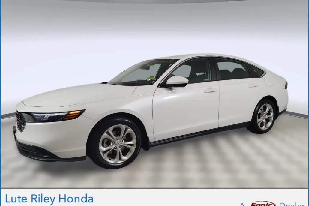 2024 Honda Accord LX photo 1