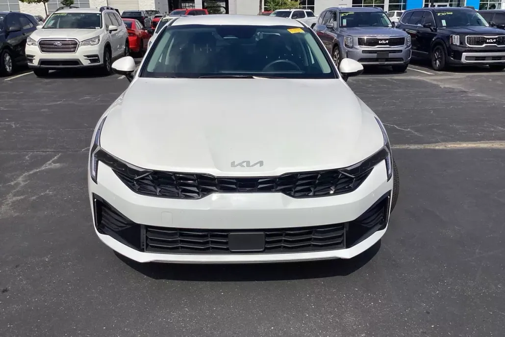 2025 Kia K5 LXS photo 1