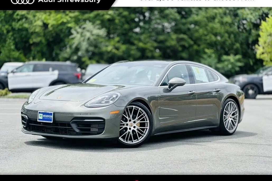 2022 Porsche Panamera 4 photo 1
