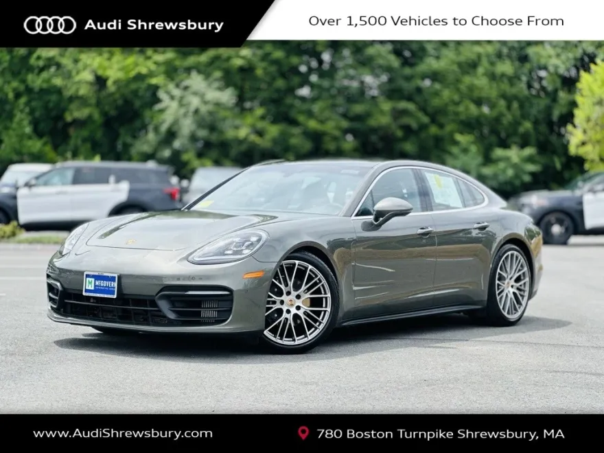 2022 Porsche Panamera 4 photo 1