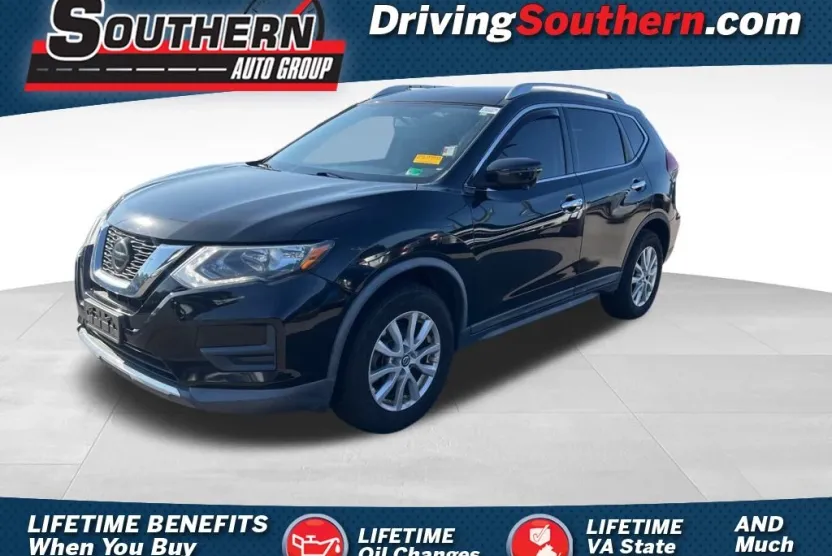 2018 Nissan Rogue SV photo 1