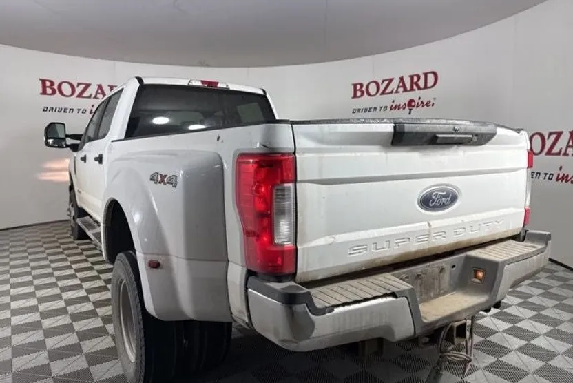 2019 Ford F-350 photo 1