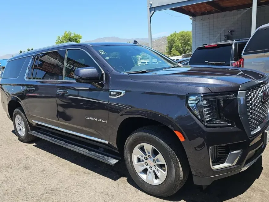 2023 Gmc Yukon XL Denali photo 1