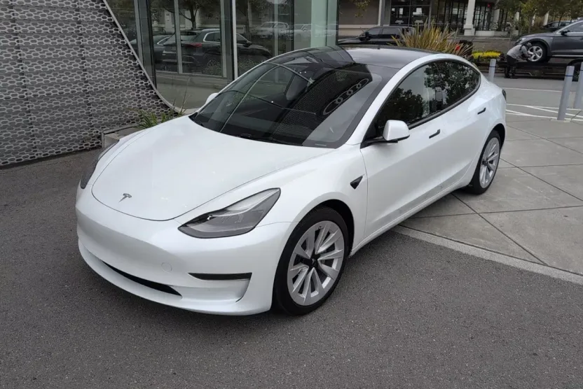 2023 Tesla Model 3 photo 1