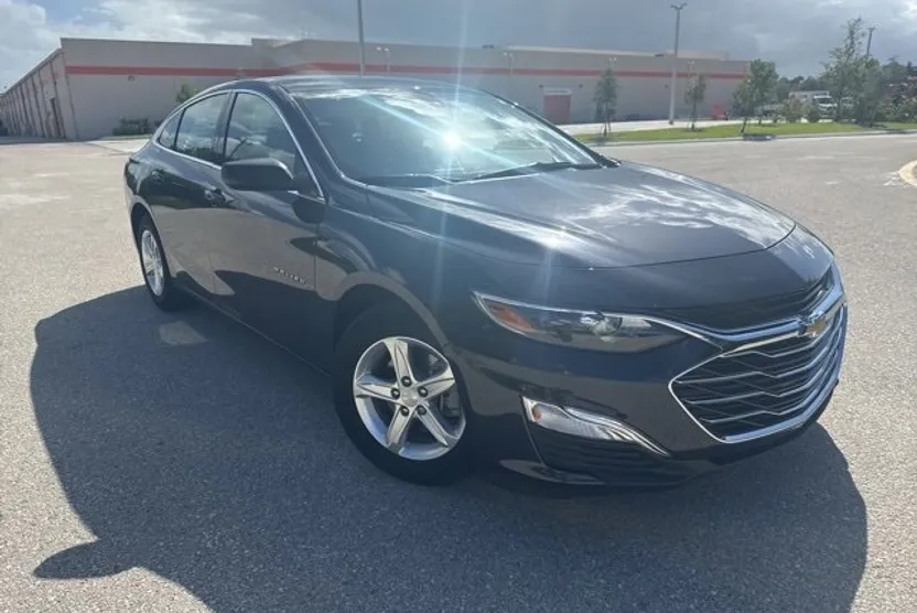 2022 Chevrolet Malibu LS photo 1