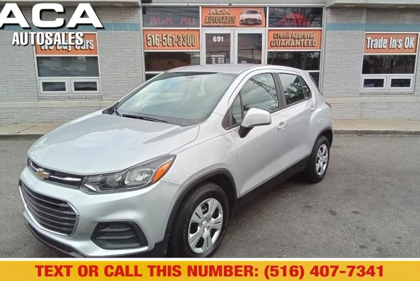 2017 Chevrolet Trax LS photo 1