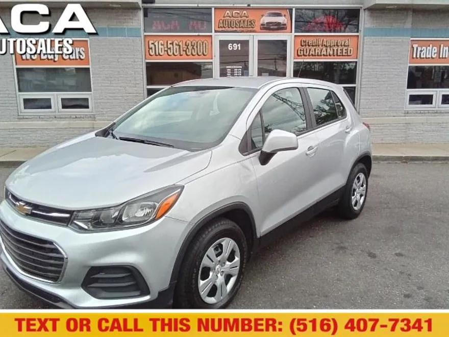 2017 Chevrolet Trax LS photo 1