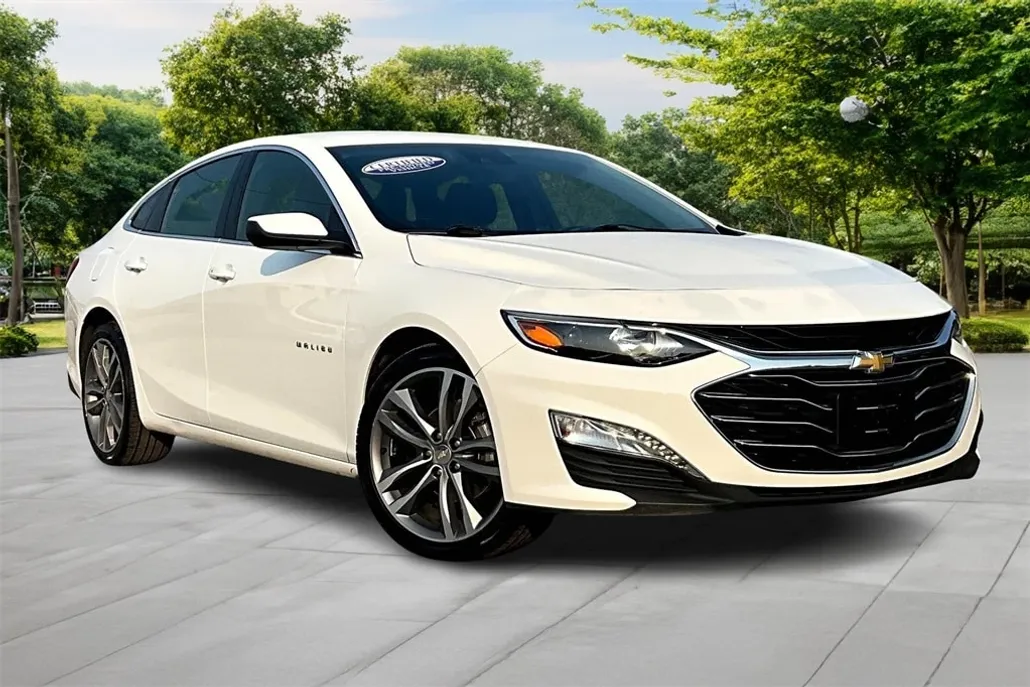 2023 Chevrolet Malibu 1LT photo 1