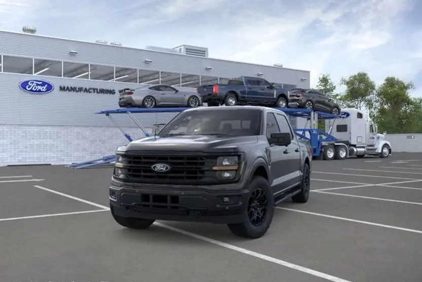 2025 Ford F-150 XLT photo 1