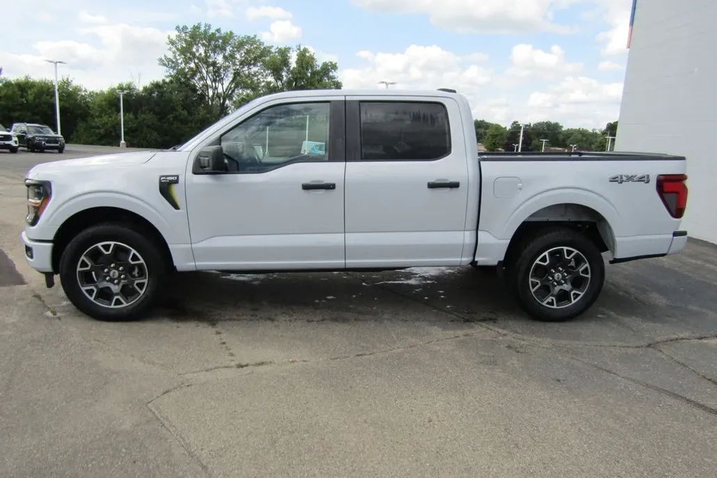 2025 Ford F-150 STX photo 1