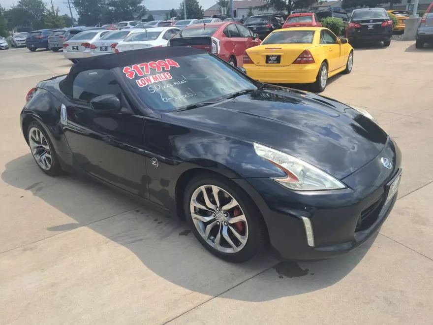 2014 Nissan 370Z photo 1